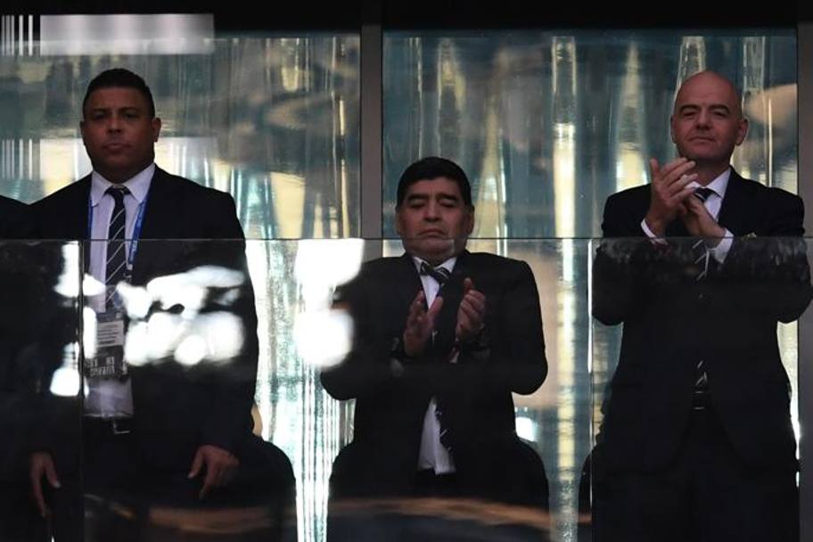 Ronaldo, Maradona e il presidente della FIFA Gianni Infantino. Afp